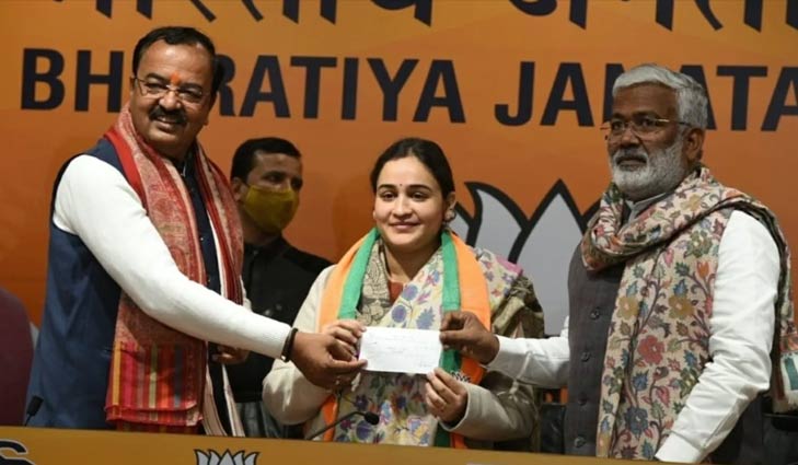 UP Polls 2022: Samajwadi Party Patriarch’s Daughter-in-law Aparna Yadav Joins BJP